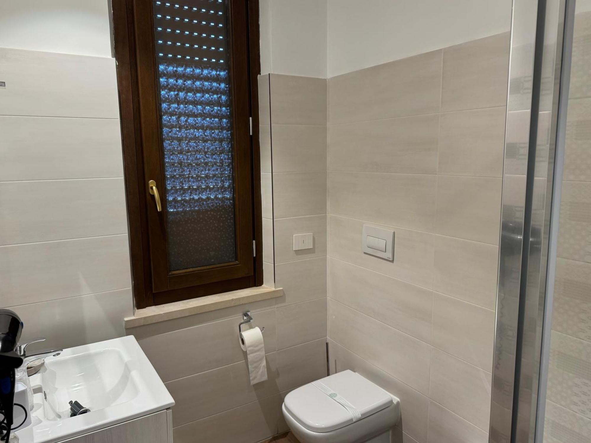 Double Room Private Bathroom,1630938455:JPEG